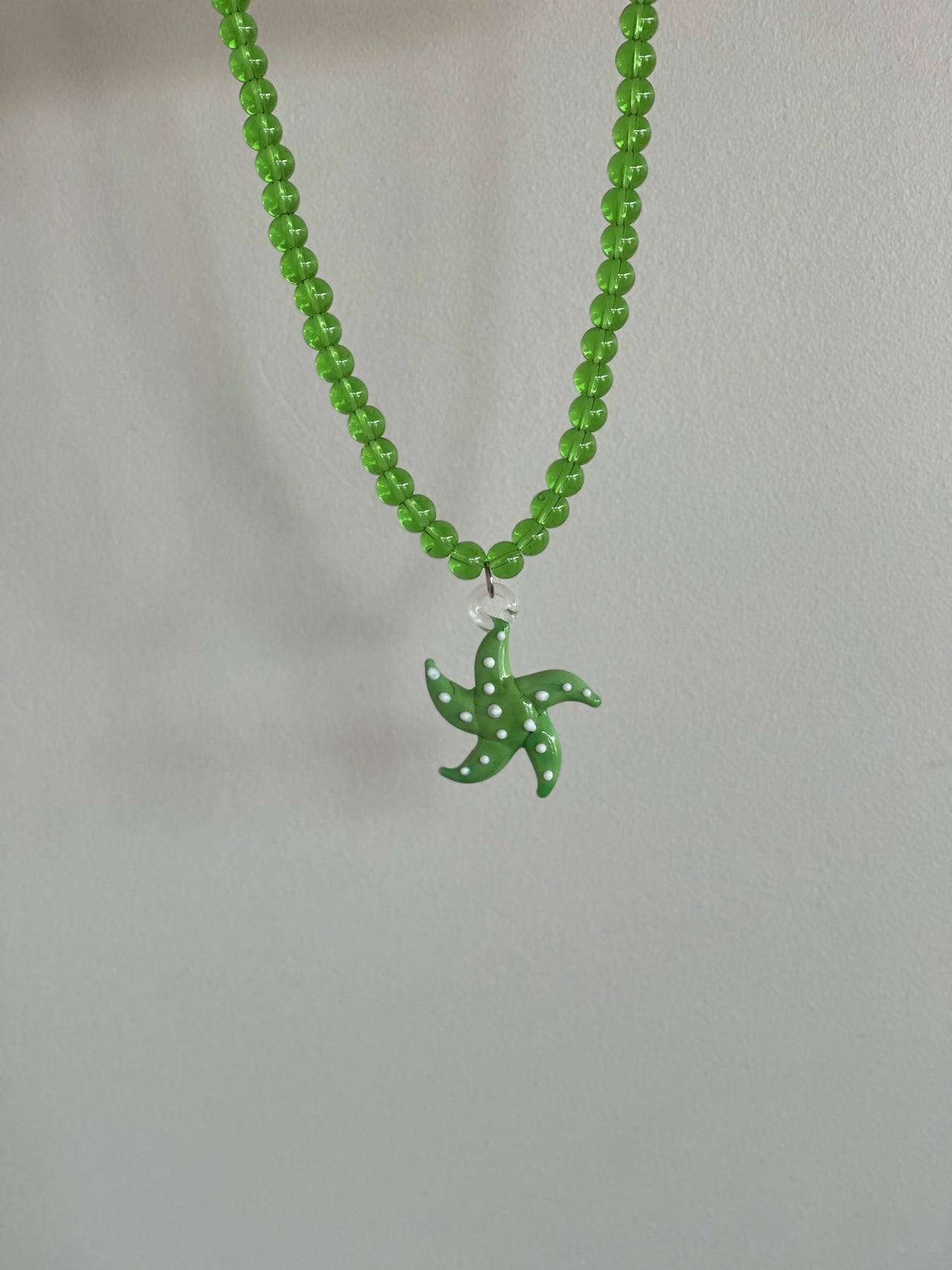 HANDMADE GLAZED STARFISH PENDANT NECKLACE - GREEN GLASS BEADS - STUDIO JO STORE  