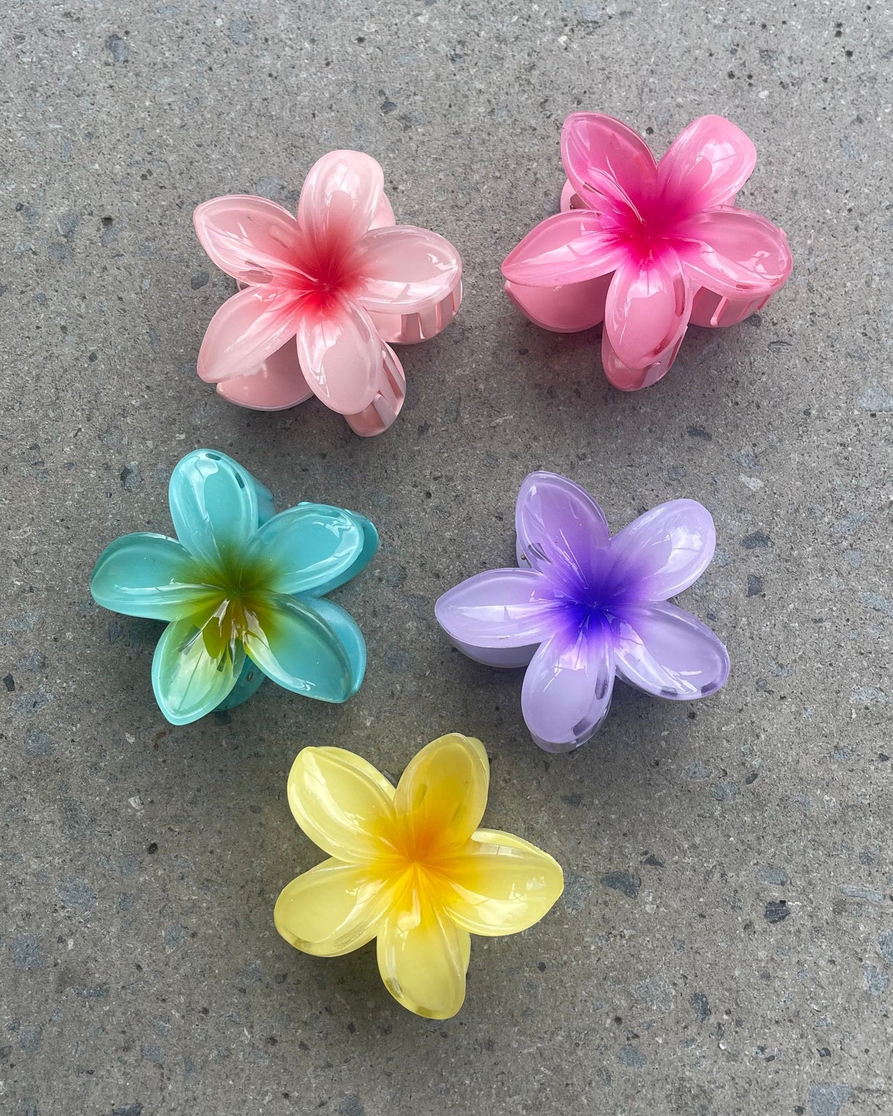 FRANGIPANI FLOWER HAIR CLIP 8CM MULTI - STUDIO JO STORE  