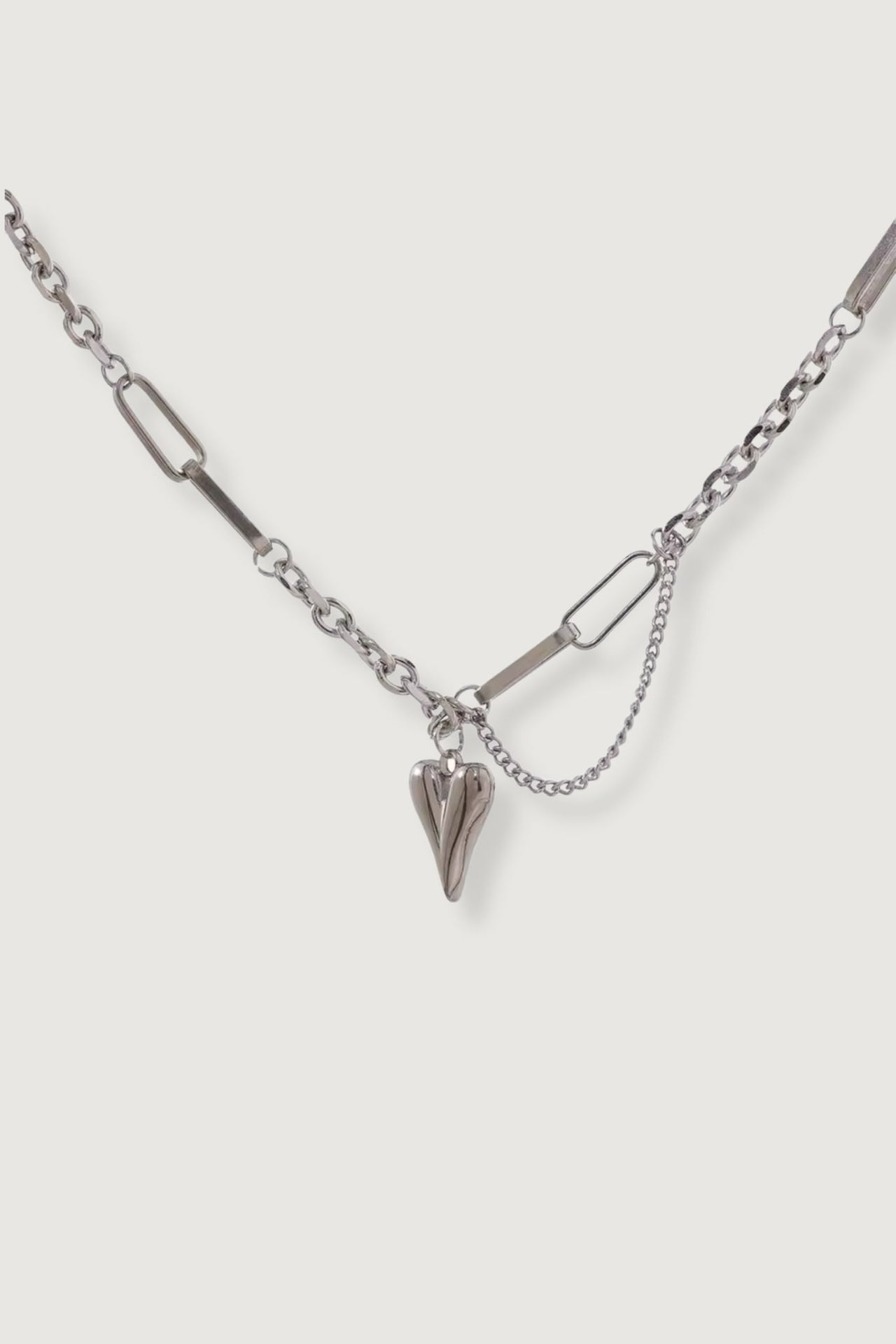 CUPID HEART CHAIN NECKLACE SILVER