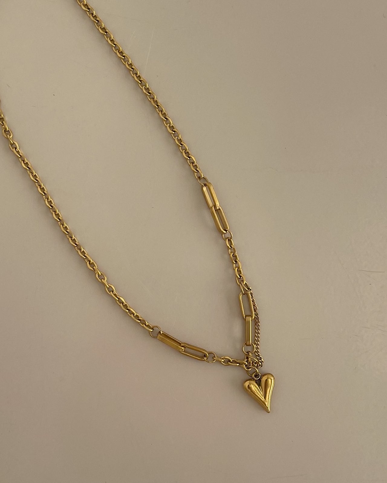 CUPID HEART CHAIN NECKLACE GOLD - STUDIO JO STORE  