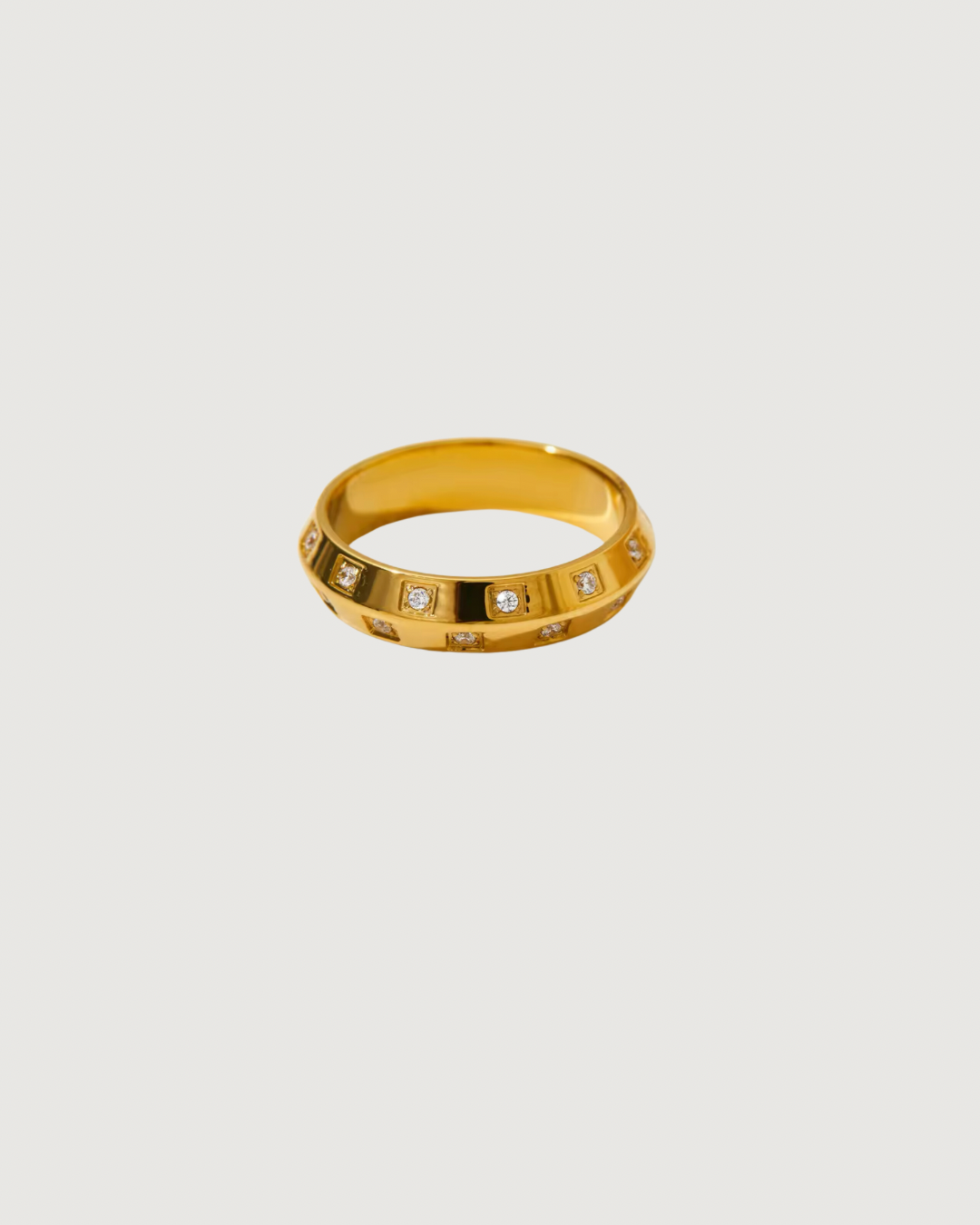 EMPRESS STUDDED BAND RING GOLD