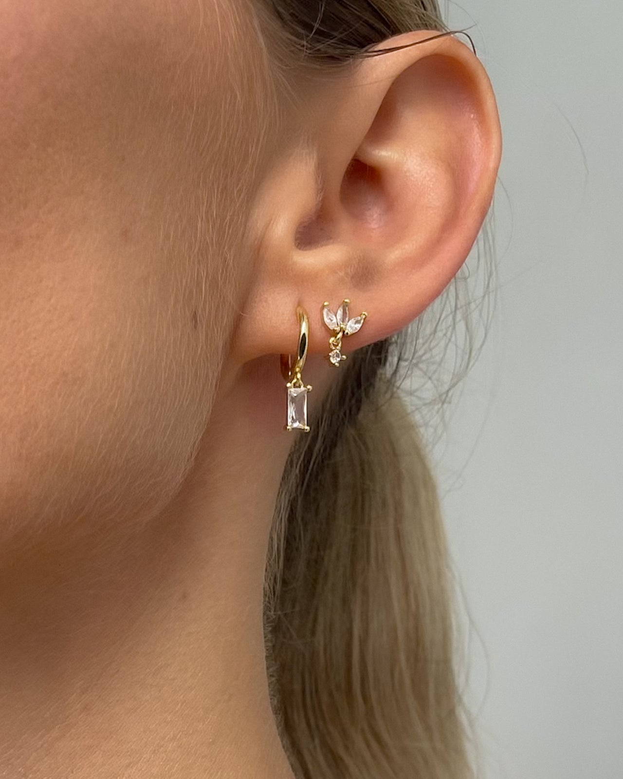 TRIPLE MARQUISE CRYSTAL STUD EARRING 18K GOLD PVD - STUDIO JO STORE  