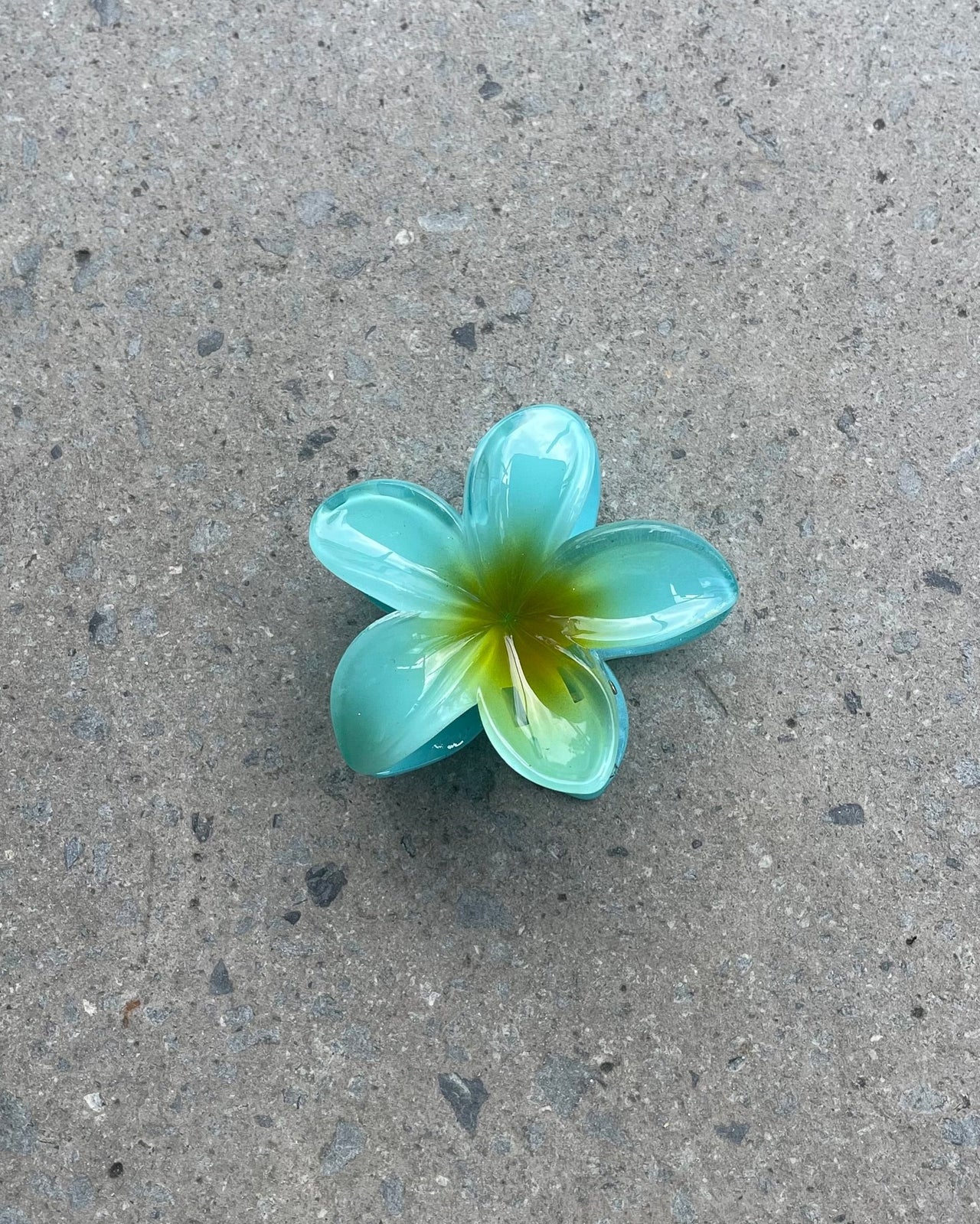 FRANGIPANI FLOWER HAIR CLIP 8CM MULTI - STUDIO JO STORE  