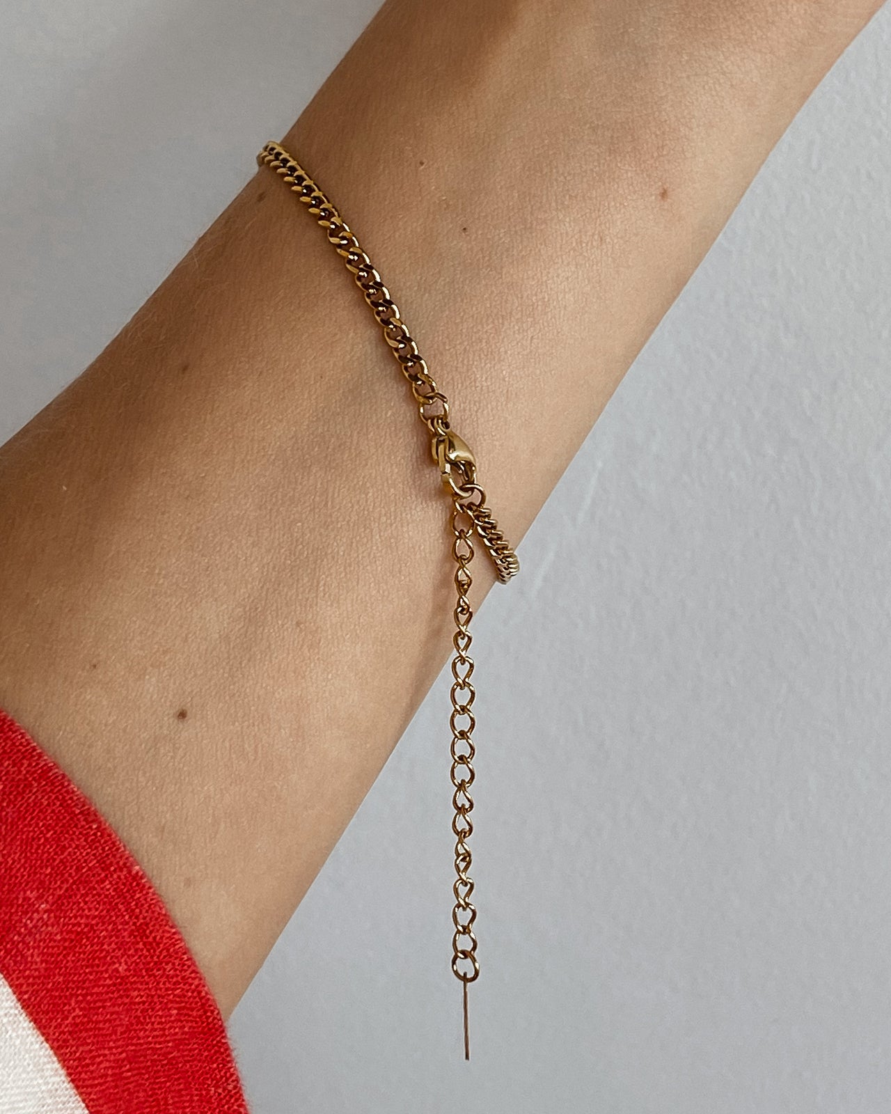 MINIMALIST CUBAN CHAIN BRACELET MINI 18K GOLD PVD - STUDIO JO STORE  