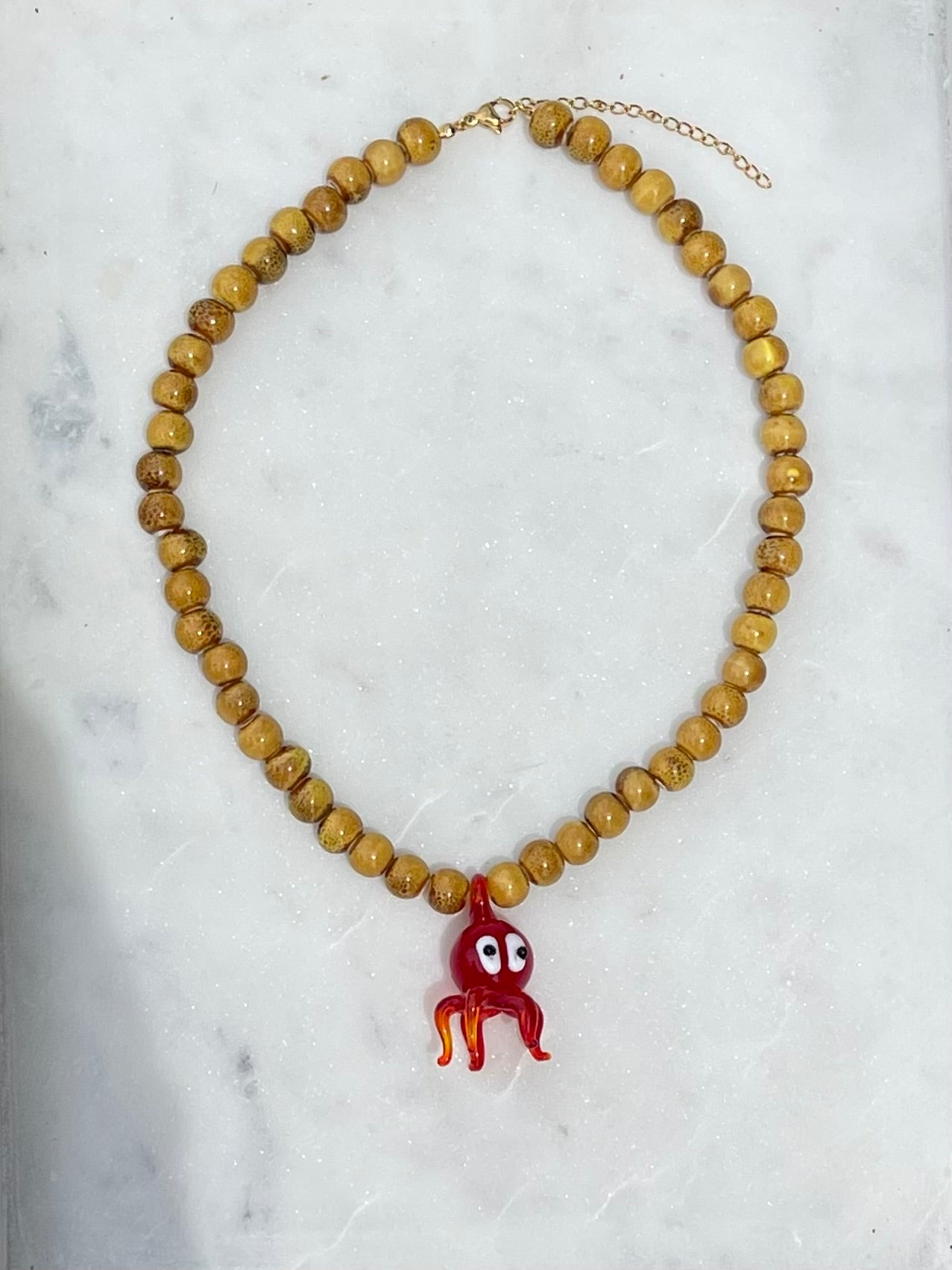 OLLIE THE OCTOPUS PENDANT NECKLACE - RED BROWN