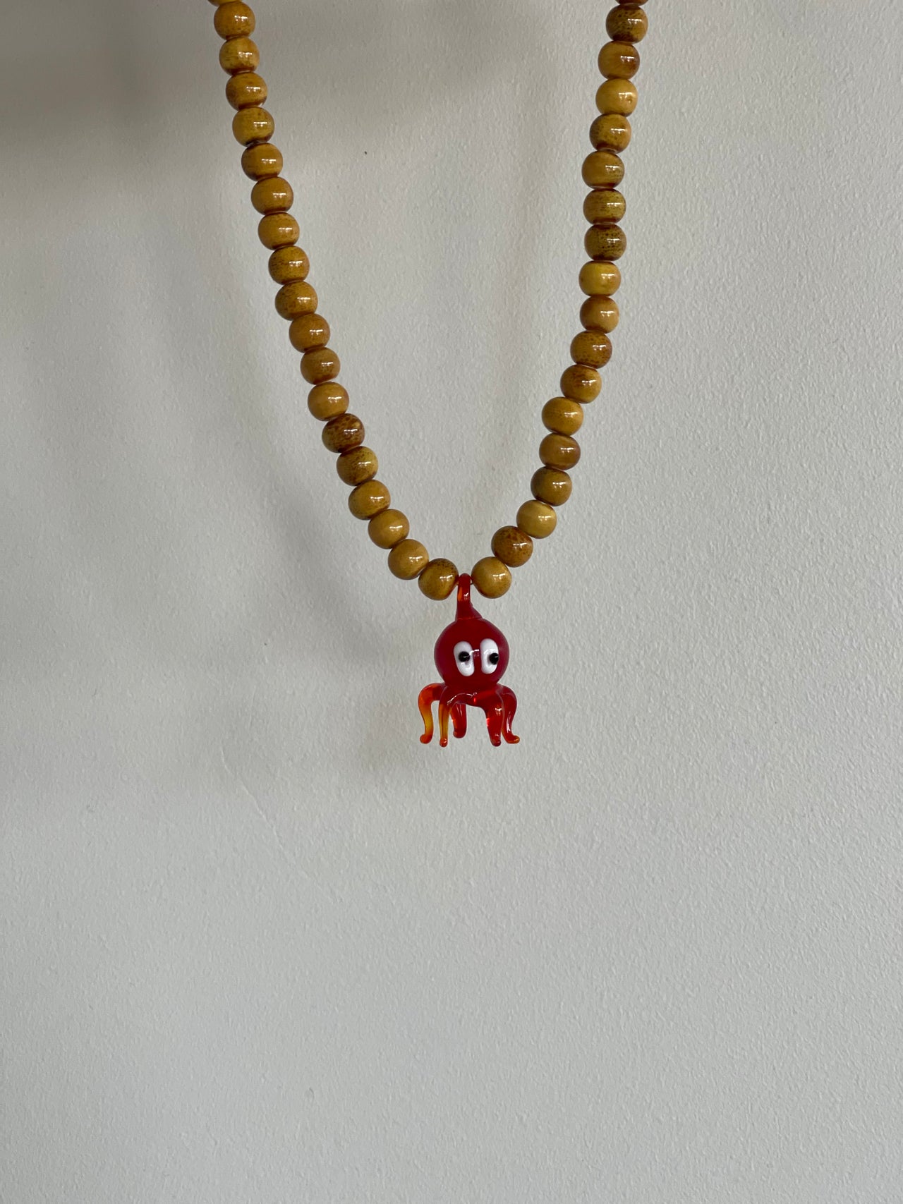 OLLIE THE OCTOPUS PENDANT NECKLACE - RED BROWN