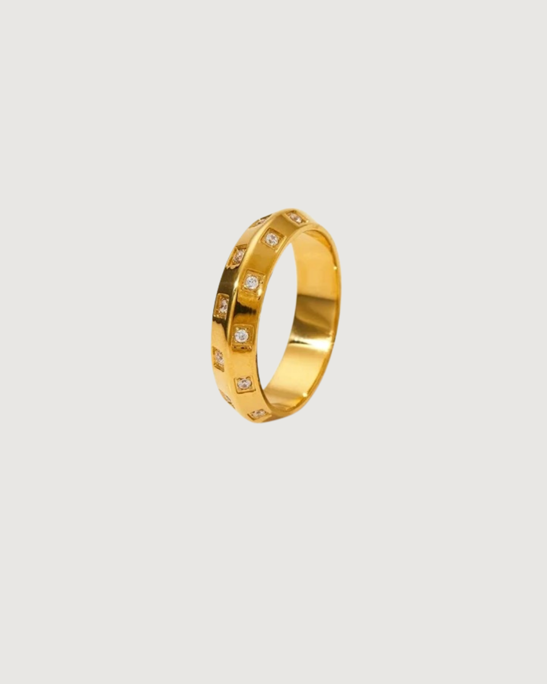 EMPRESS STUDDED BAND RING GOLD