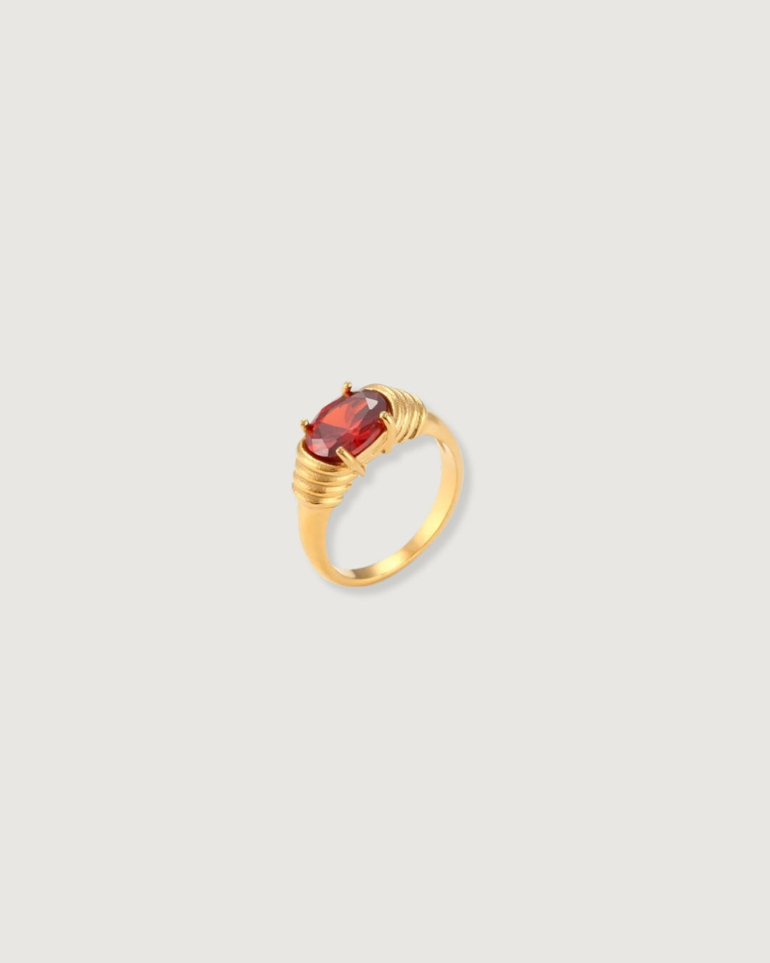 RUBY RED VINTAGE RING 18K GOLD PVD - STUDIO JO STORE  