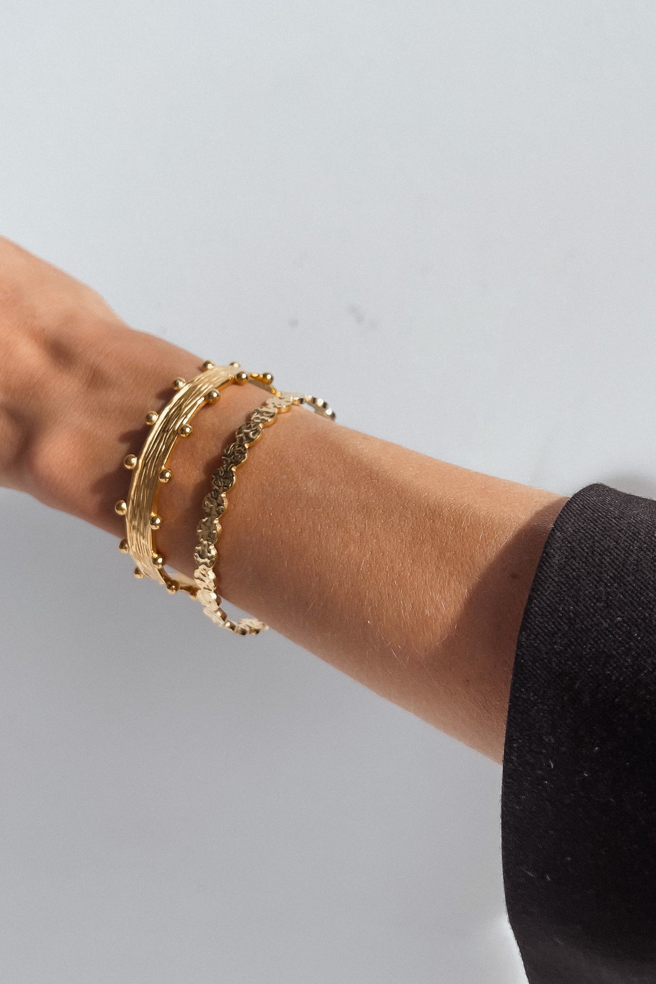 BARLEY TEXTURED CUFF BRACELET 18K GOLD PVC - STUDIO JO STORE  