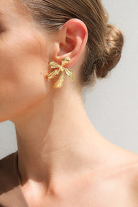 Thumbnail for FLOWER STUD EARRINGS GOLD