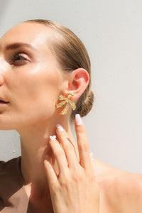 Thumbnail for FLOWER STUD EARRINGS GOLD