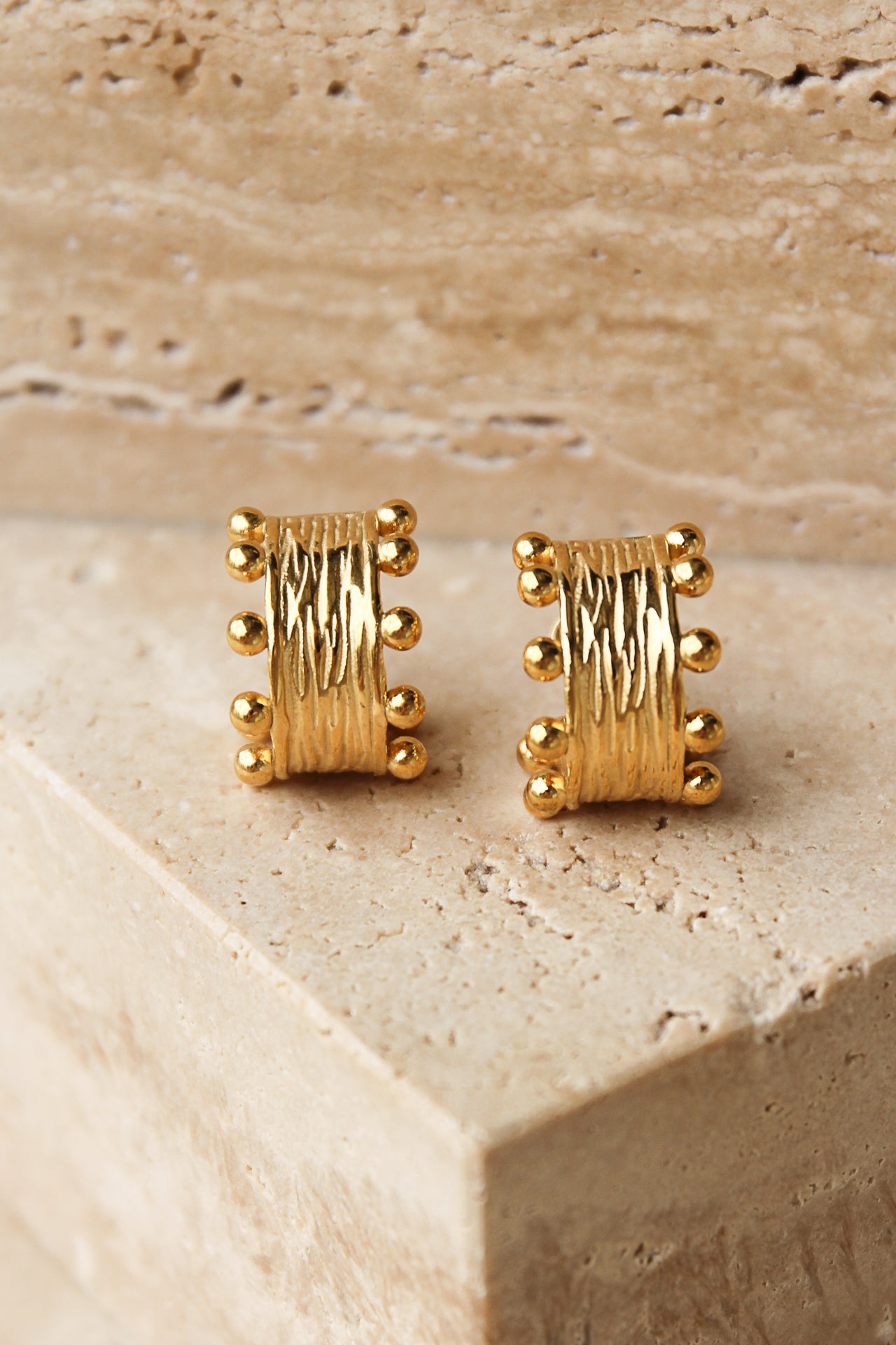 LIYLAH TEXTURED STUD EARRINGS GOLD